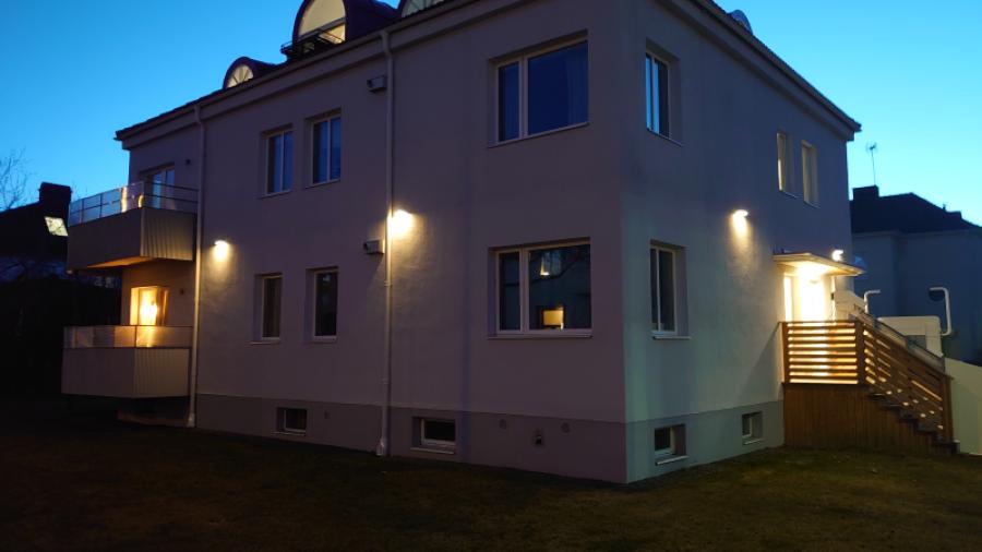 Fasad från nordöst kvällstid